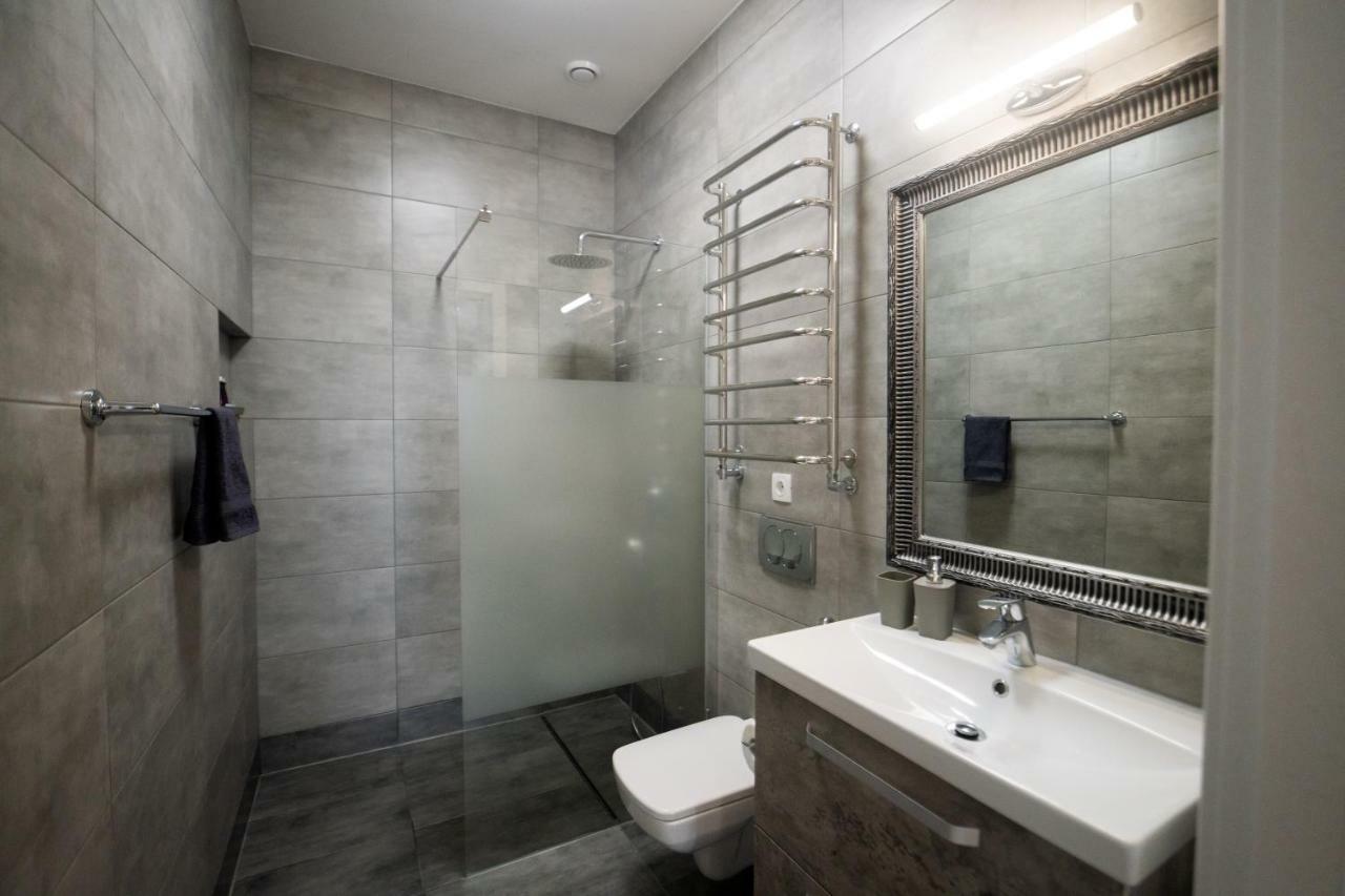 Avalonrestapartments ลวีฟ ภายนอก รูปภาพ